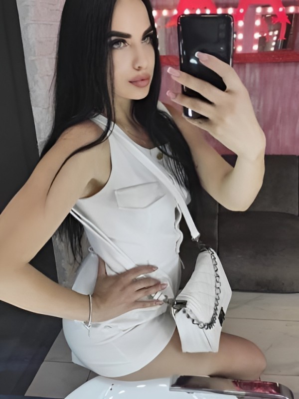 Юлия привлекательная девушка из Бунге цена от 2500 руб