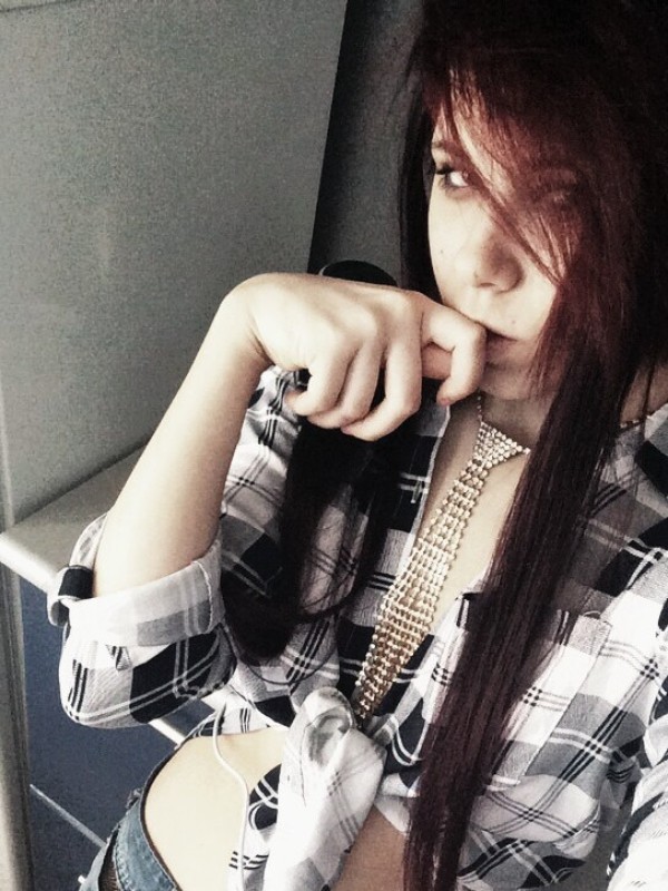 Милана привлекательная девушка из Бунге цена от 3000 руб