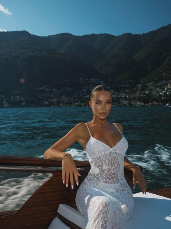 Амелия привлекательная девушка из Бунге цена от 11000 руб